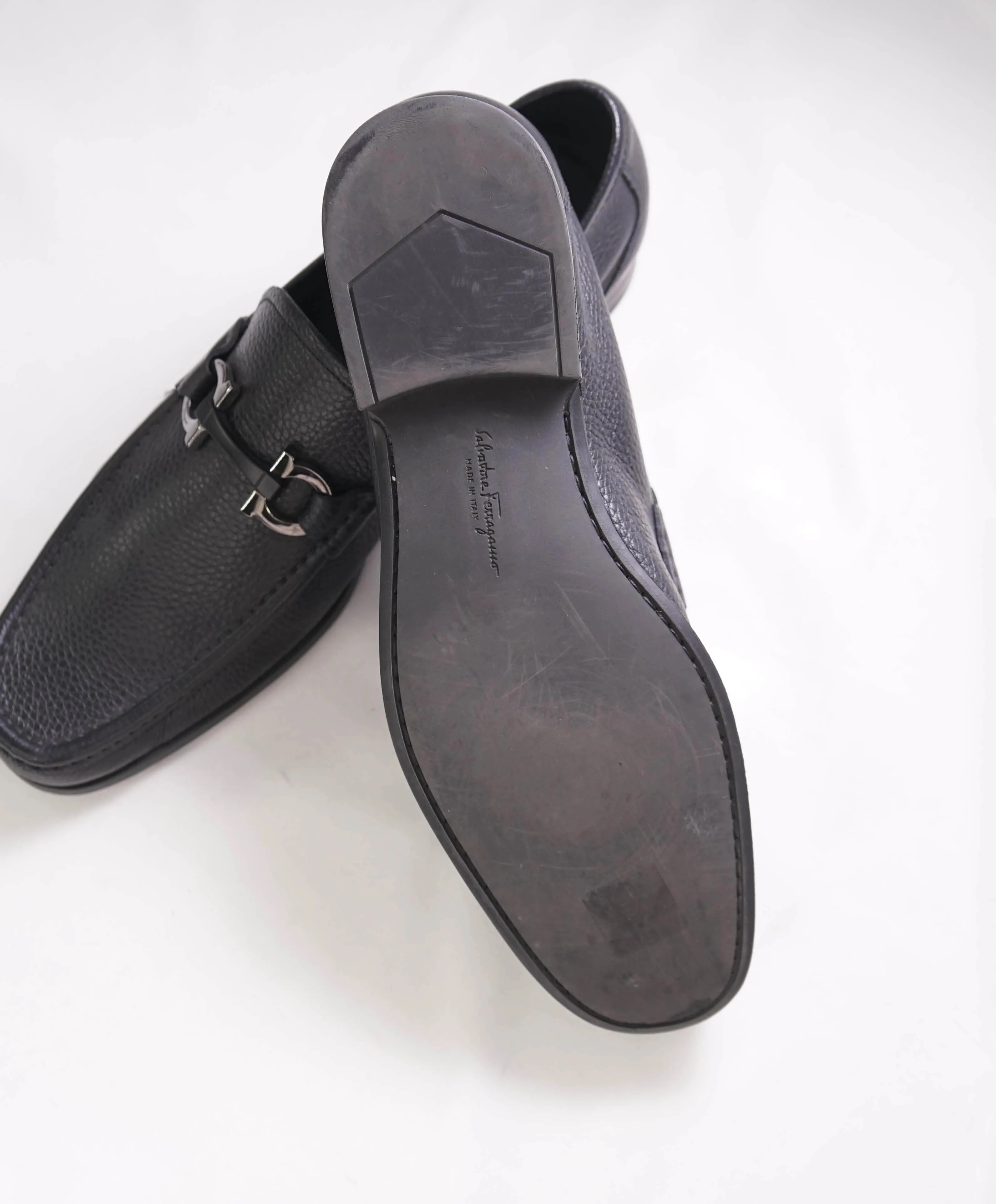 $850 SALVATORE FERRAGAMO - “GRANDIOSO" Gancini Bit Loafer Black Leather - 10 D