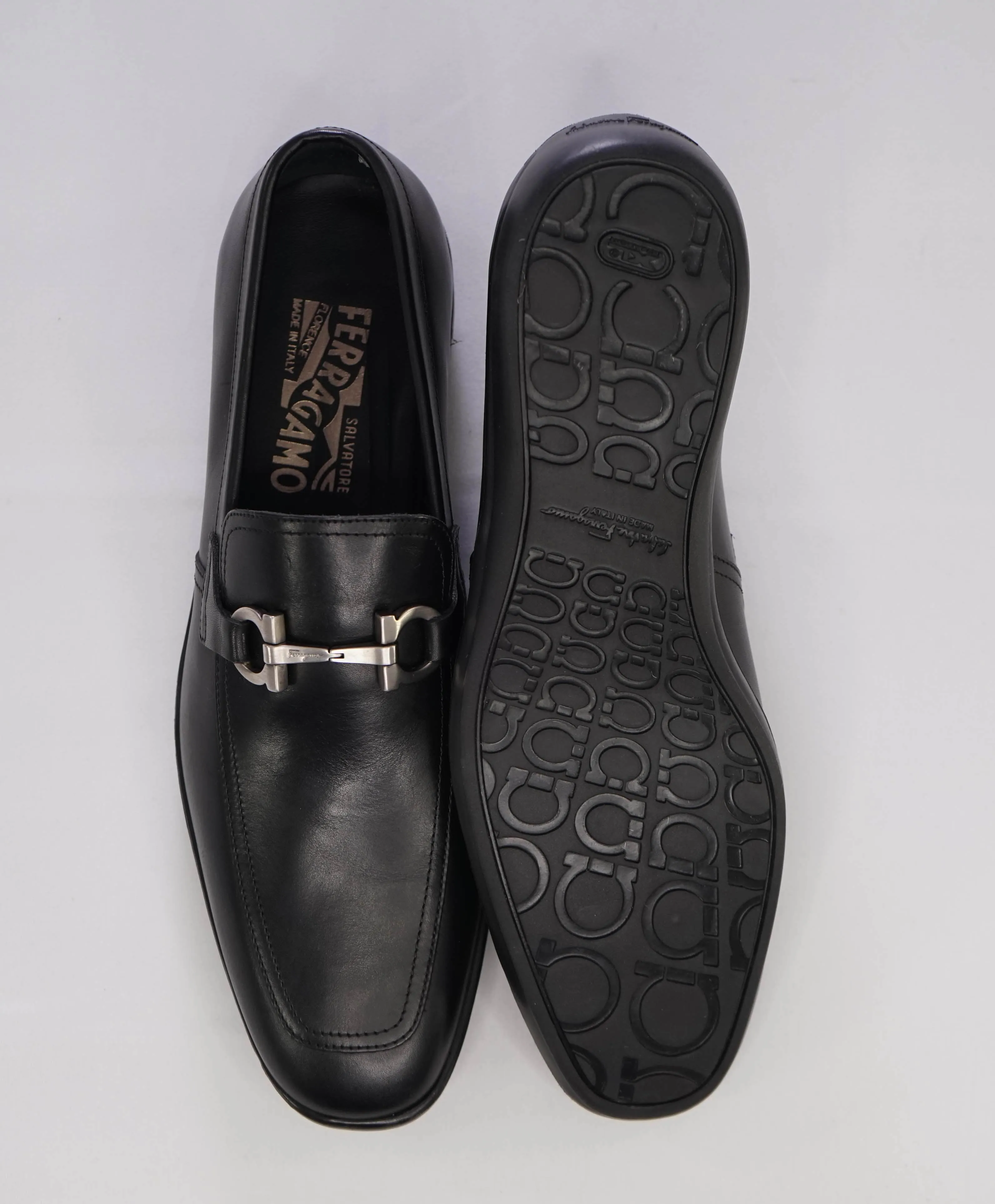 $850 SALVATORE FERRAGAMO - “SIMPLY" Gancini Bit Loafer Black Leather SLEEK - 8.5 D