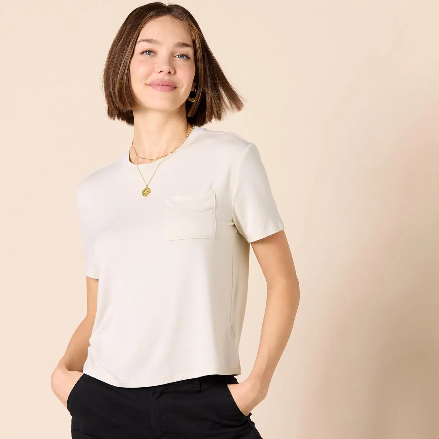 Amazon Essentials Women's Jersey Relaxed-Fit Short-Sleeve Crewneck Pocket T-Shirt, Pack of 2