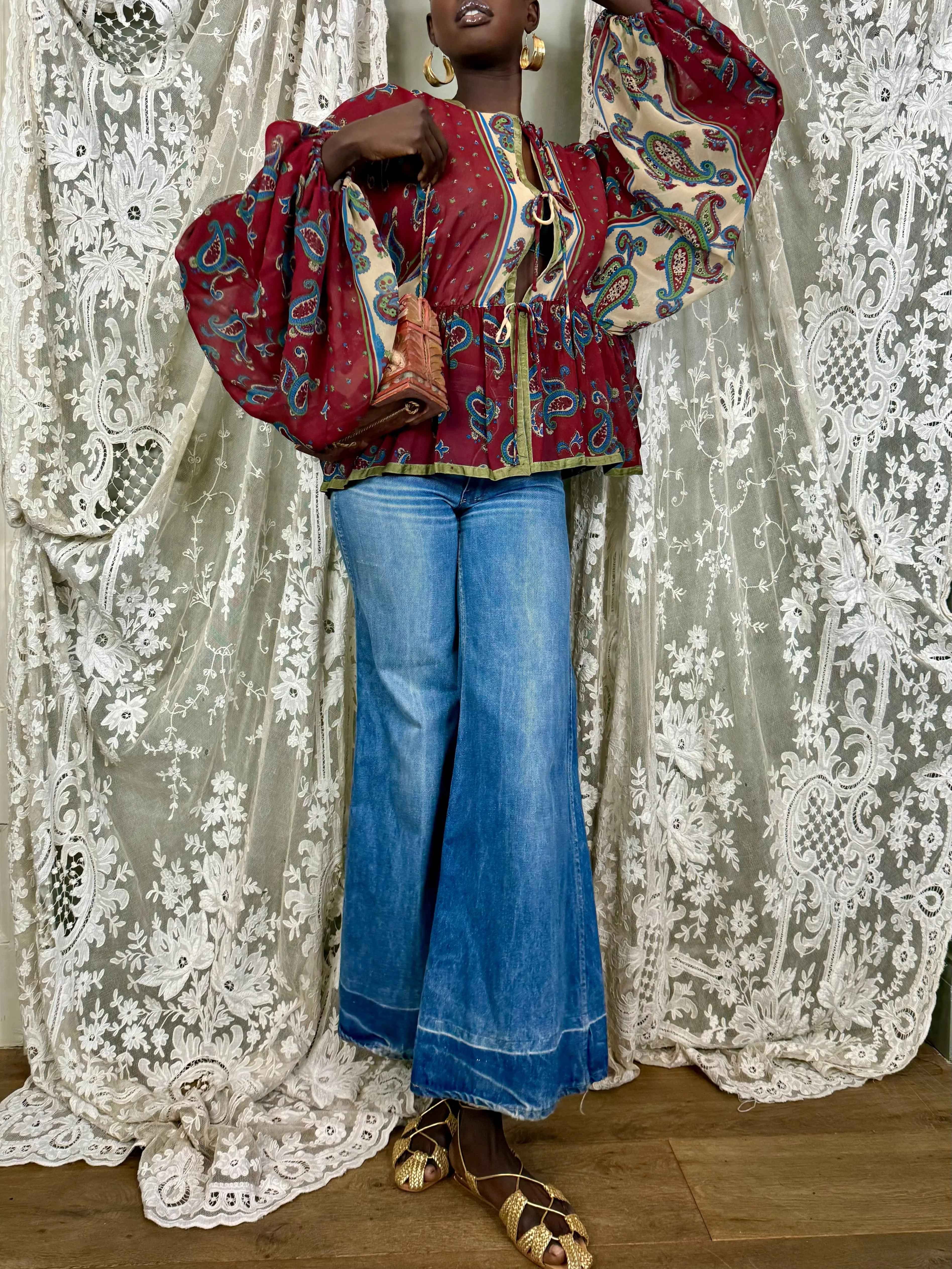 Comporta, 70s paisley front tie blouse