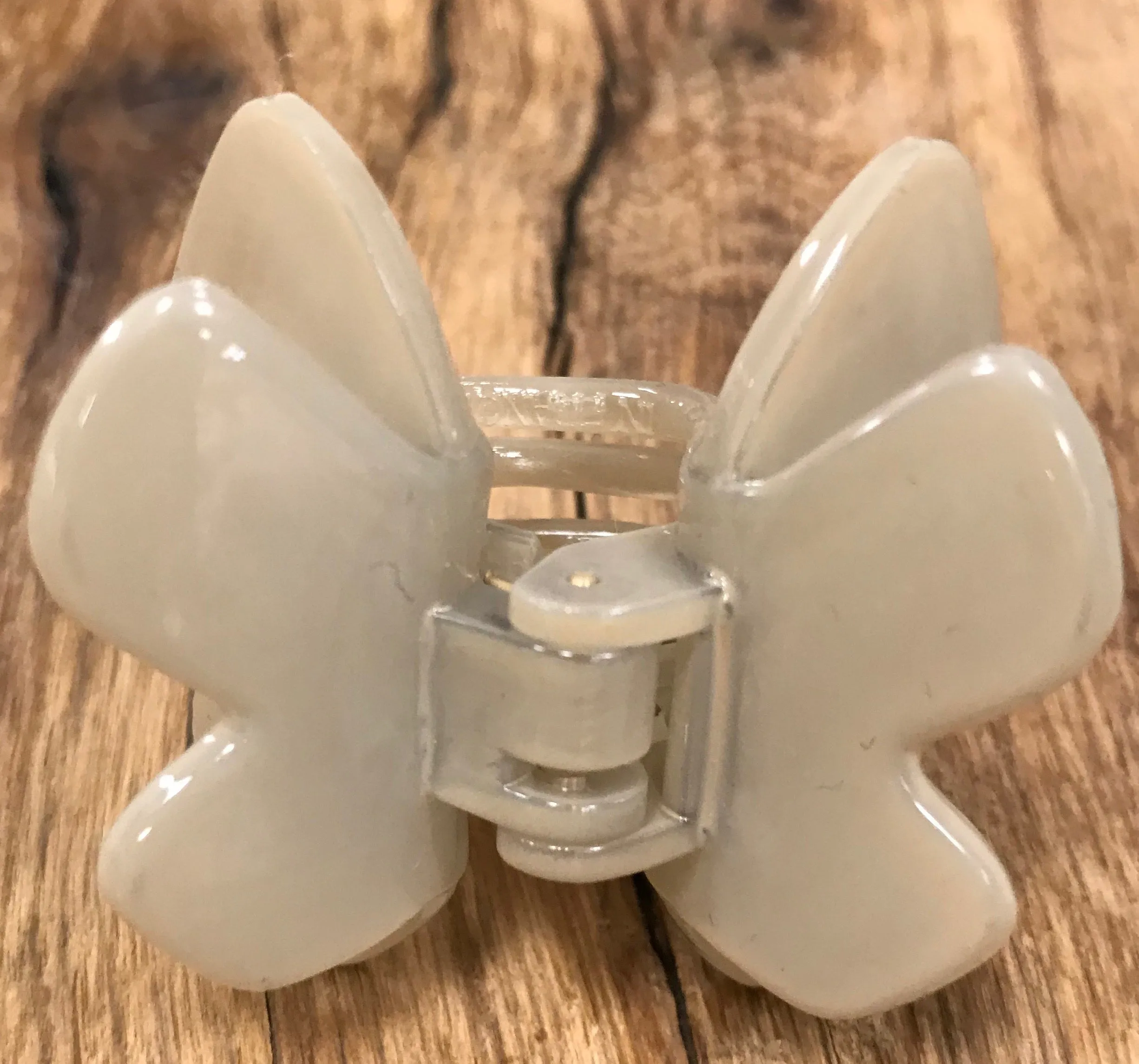 French Atelier Small Butterfly Clip