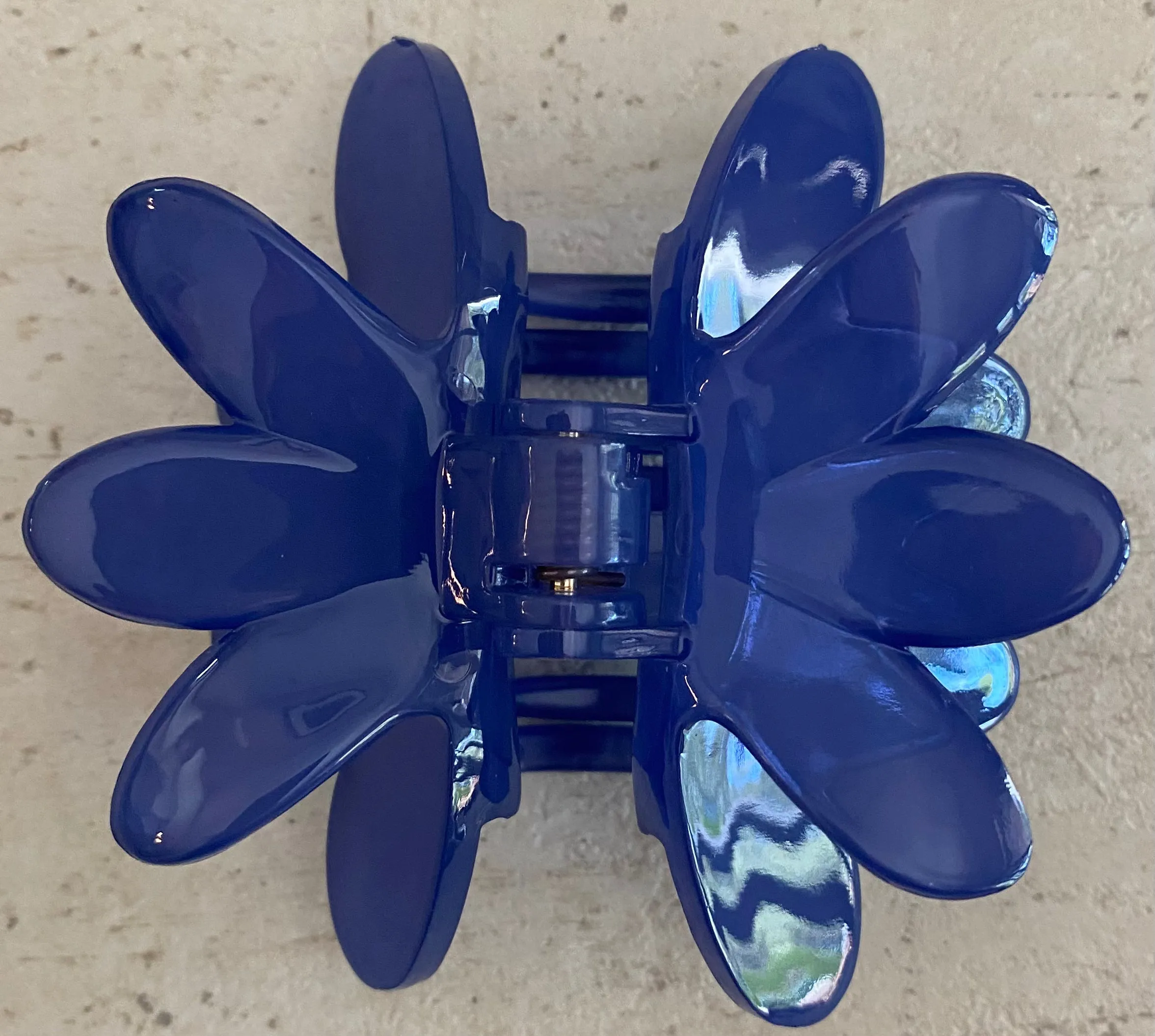 French Atelier Waterlily Clip