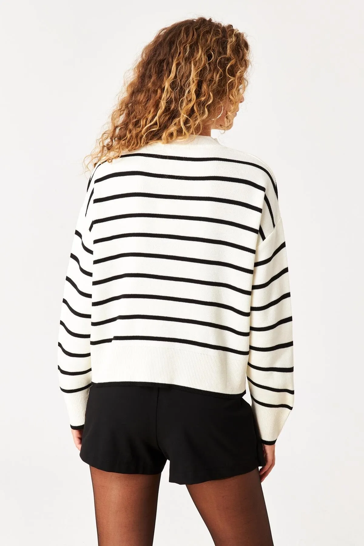 Long Sleeve Knit Sweater With Striped