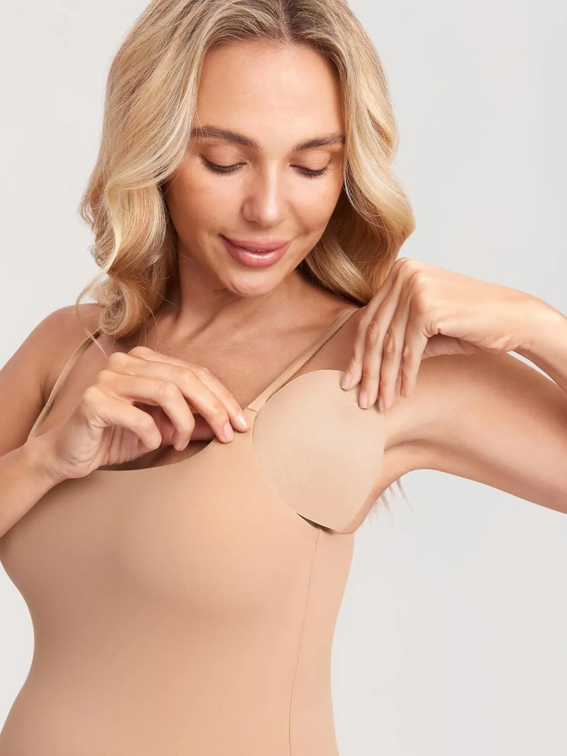 MOMANDA Inbarely Maternity Tank Top for Woman Square Neck Camisole with Built in Bra Sleeveless Pregnancy Basic Yoga Tops
