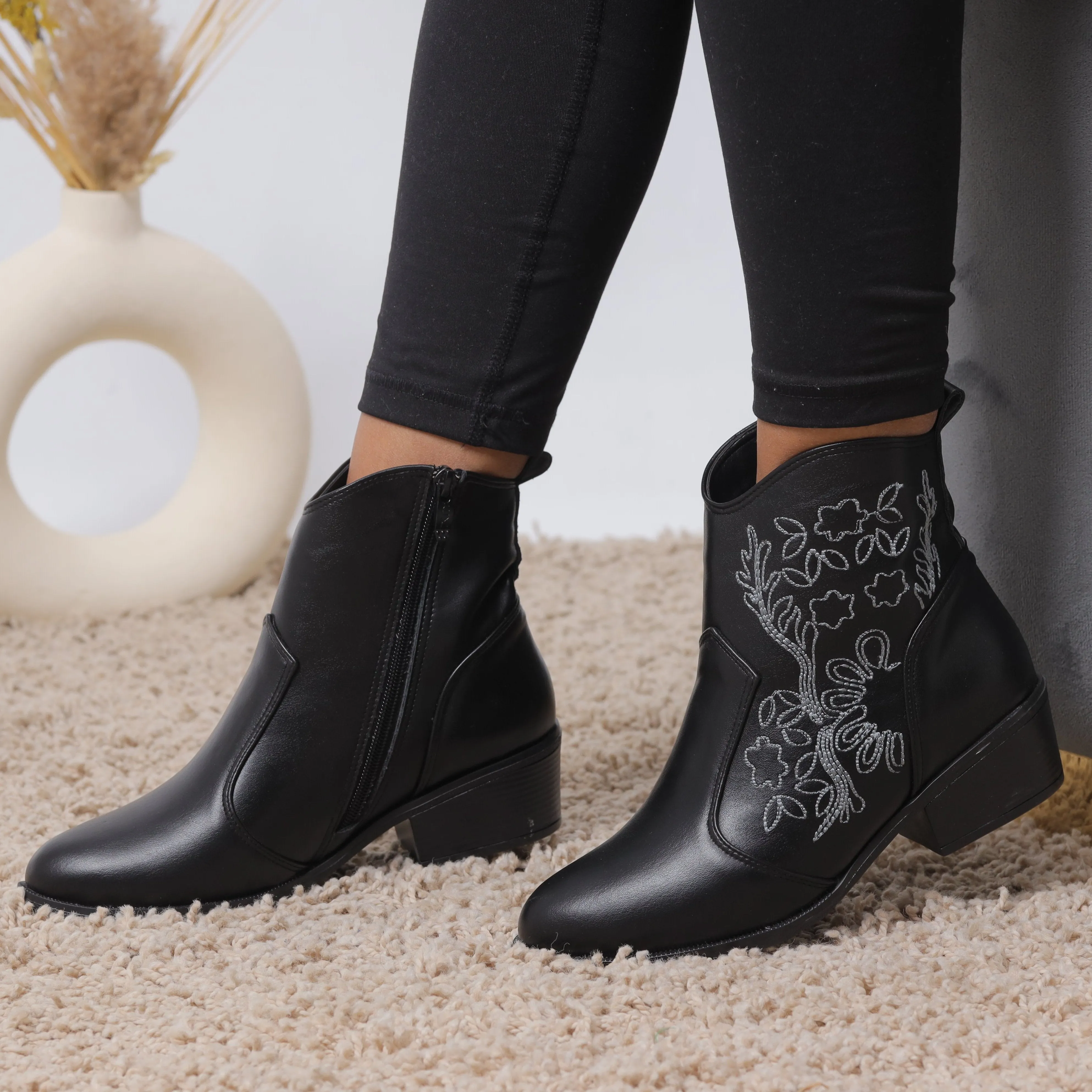 Prairie Rose Booties - Black