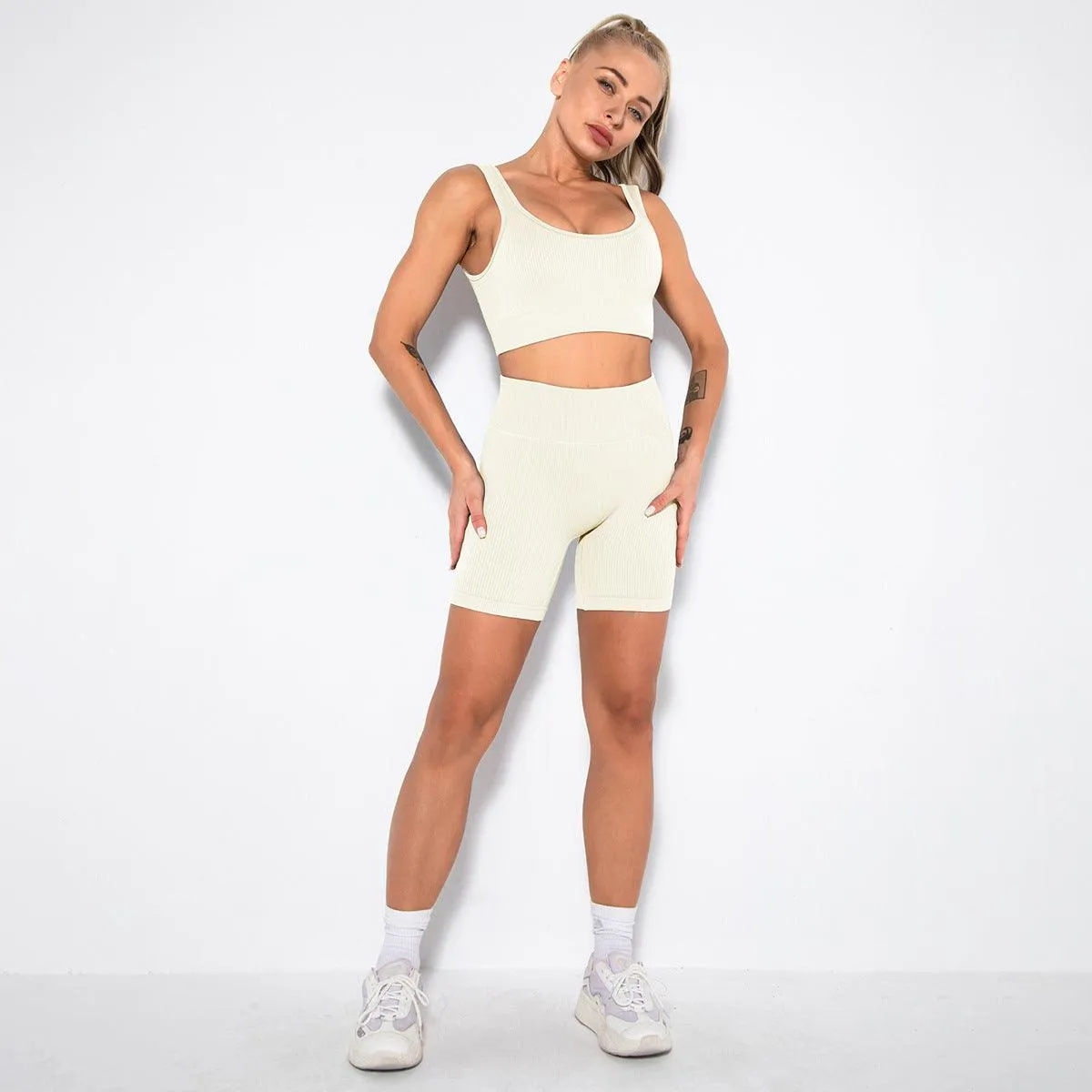 Seamless Thread Solid Color Sports Vest Shorts Set