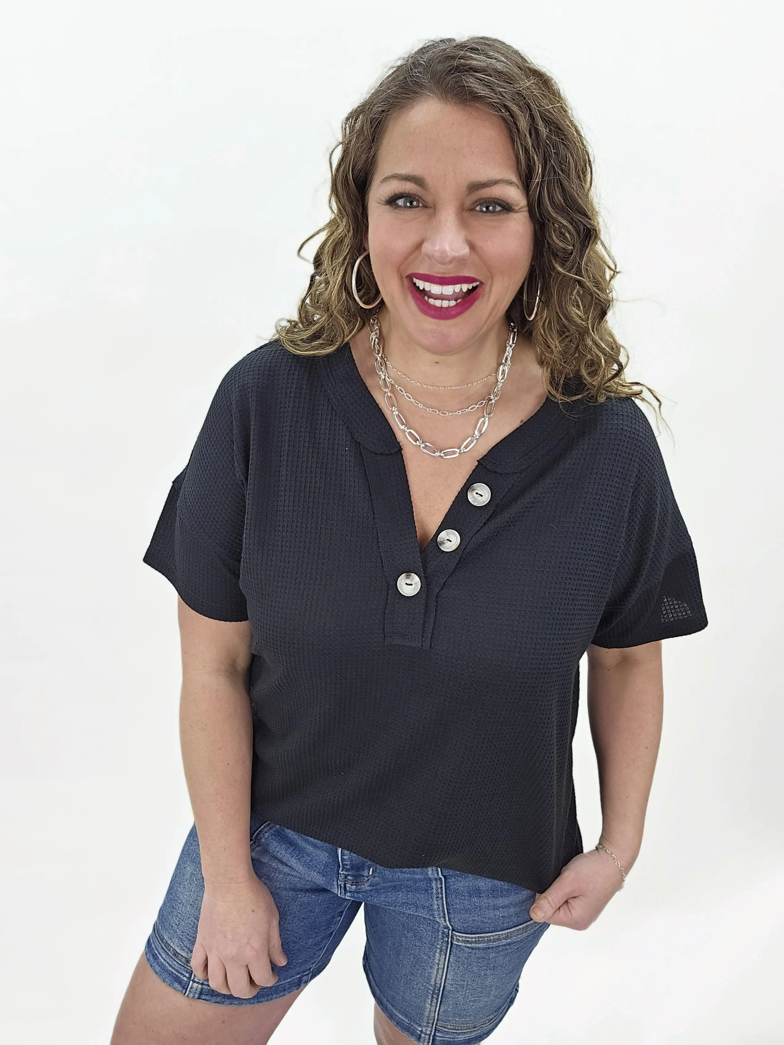 WAFFLE TEXTURE V NECK BUTTON TOP - BLACK