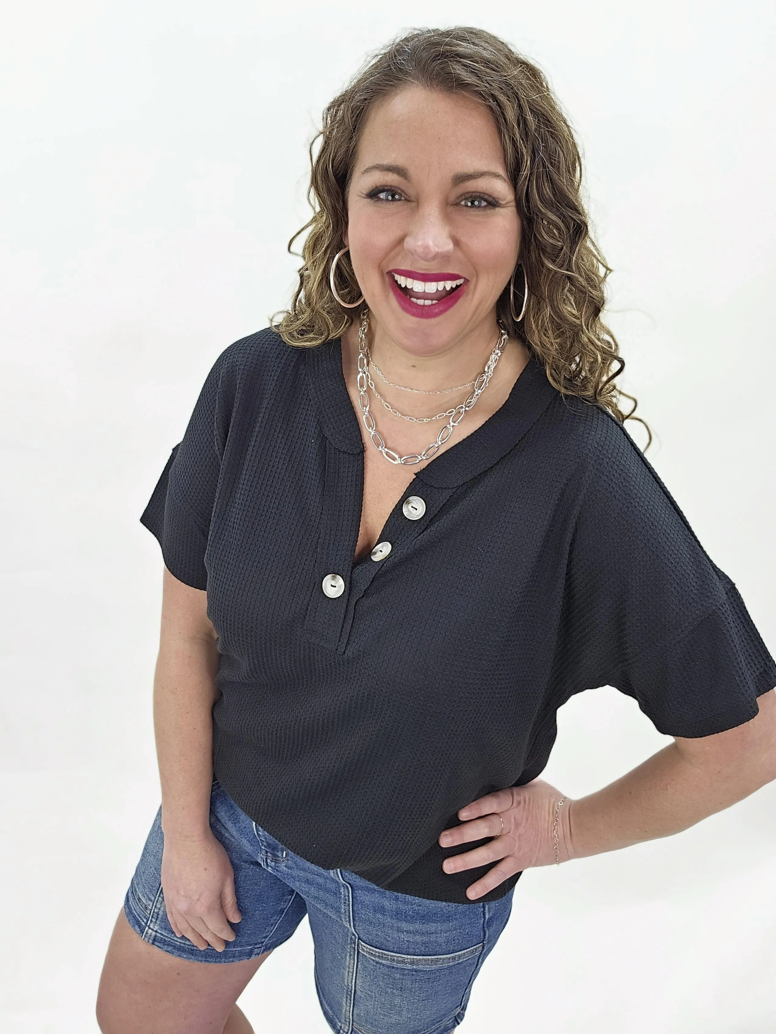 WAFFLE TEXTURE V NECK BUTTON TOP - BLACK
