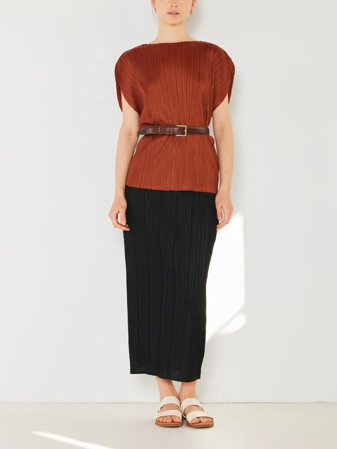 Women's Casual Pencil Skirt Elegant Pleated Midi Skirt Deep Green High-Waist Lightweight Fabric Relaxed Fit Perfect
